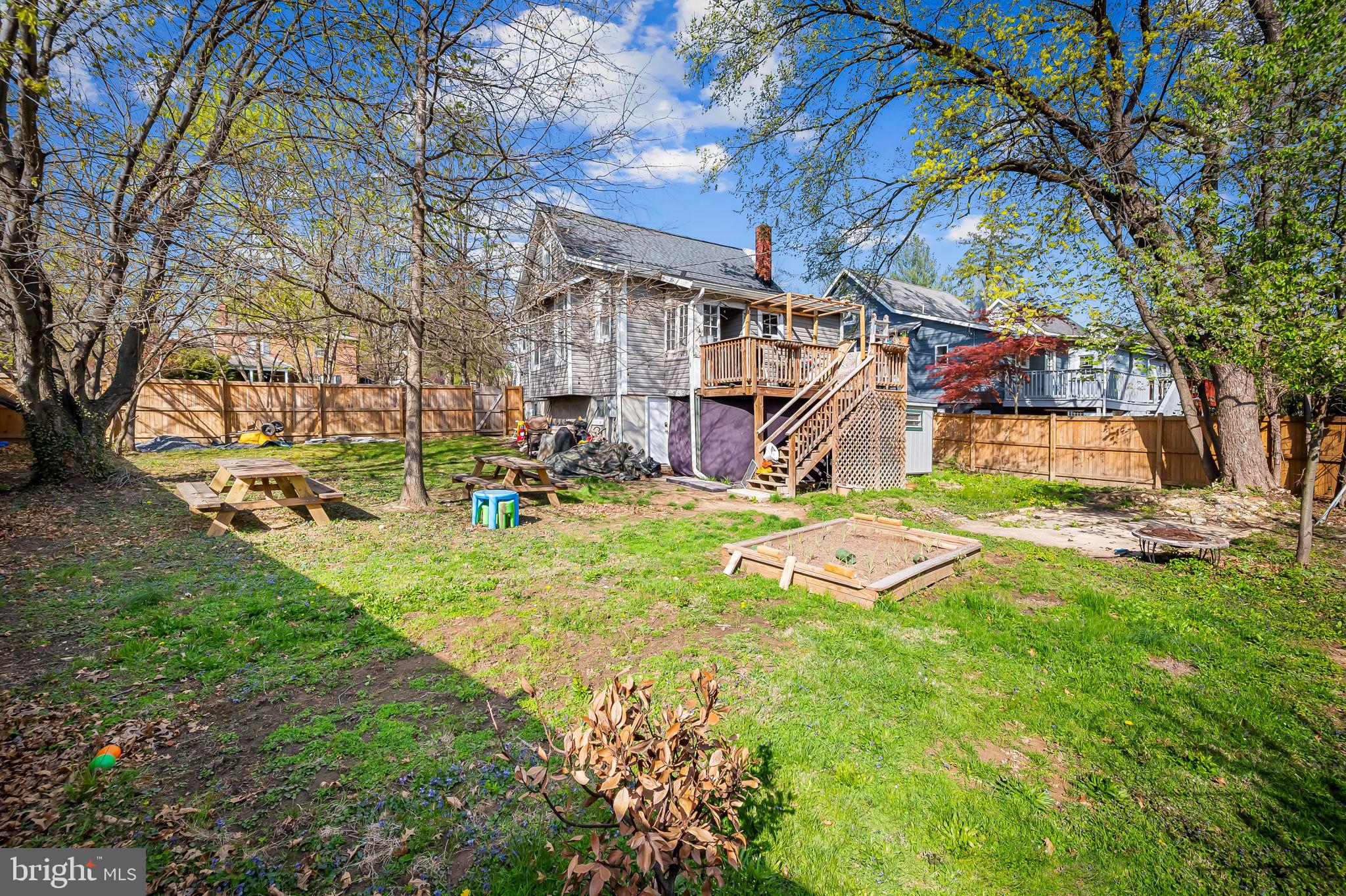 LAKE EVESHAM - Residential Lease