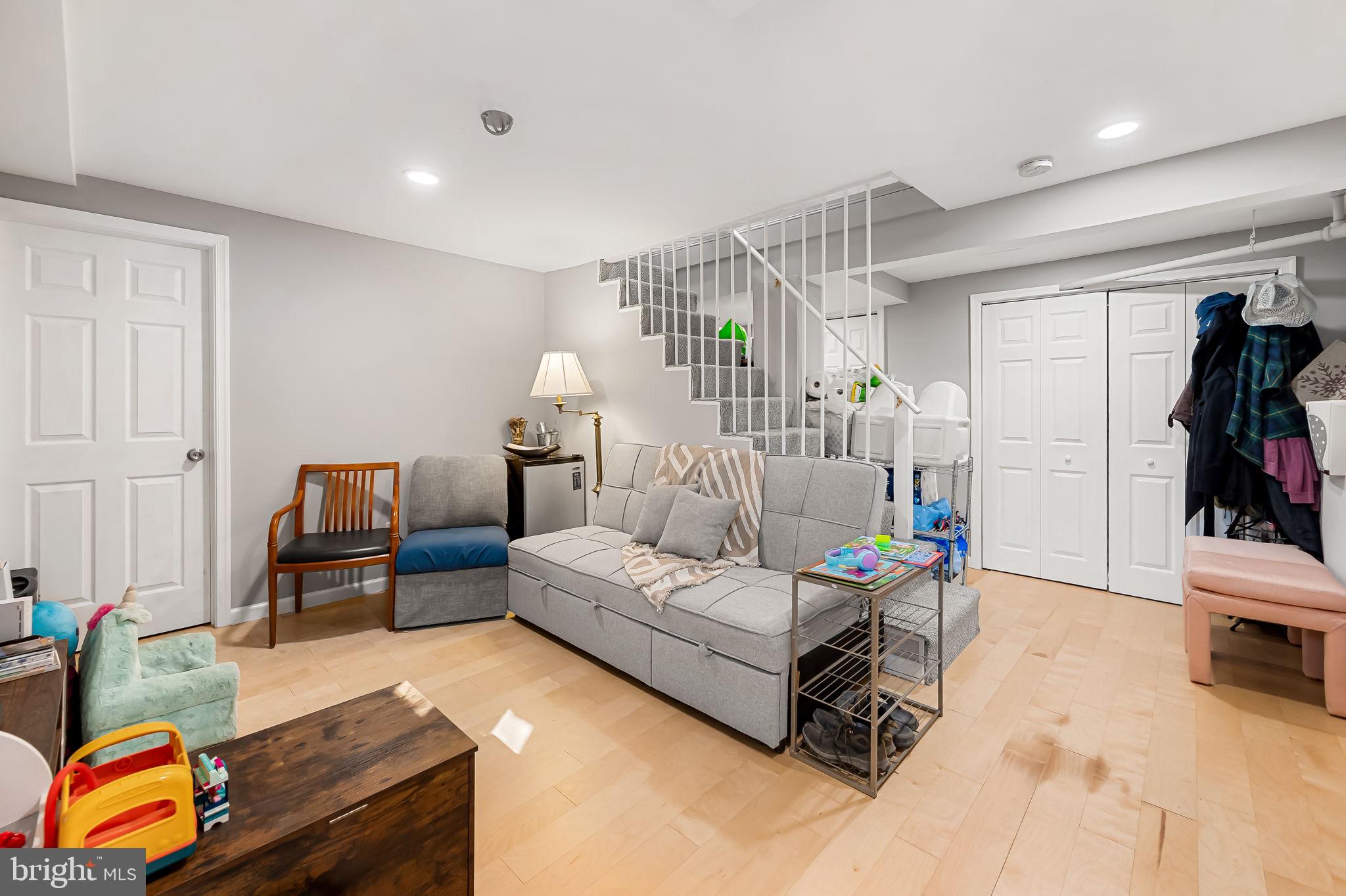 LAKE EVESHAM - Residential Lease