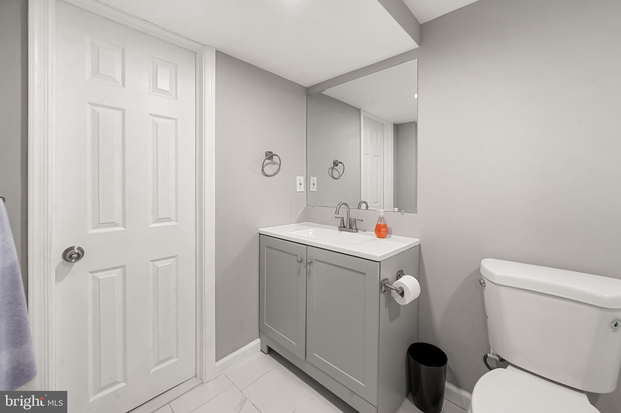 LAKE EVESHAM - Residential Lease