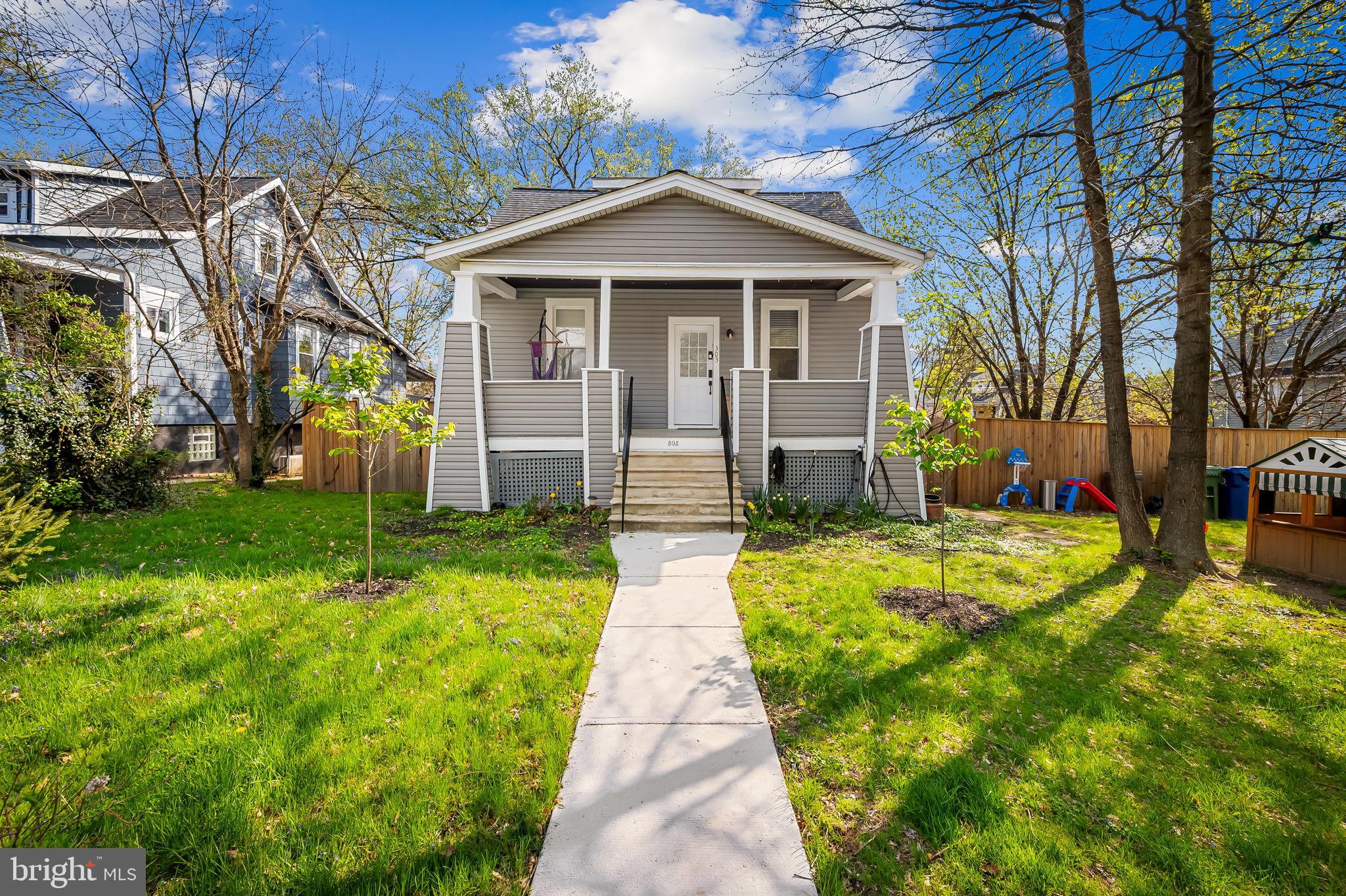 LAKE EVESHAM - Residential Lease