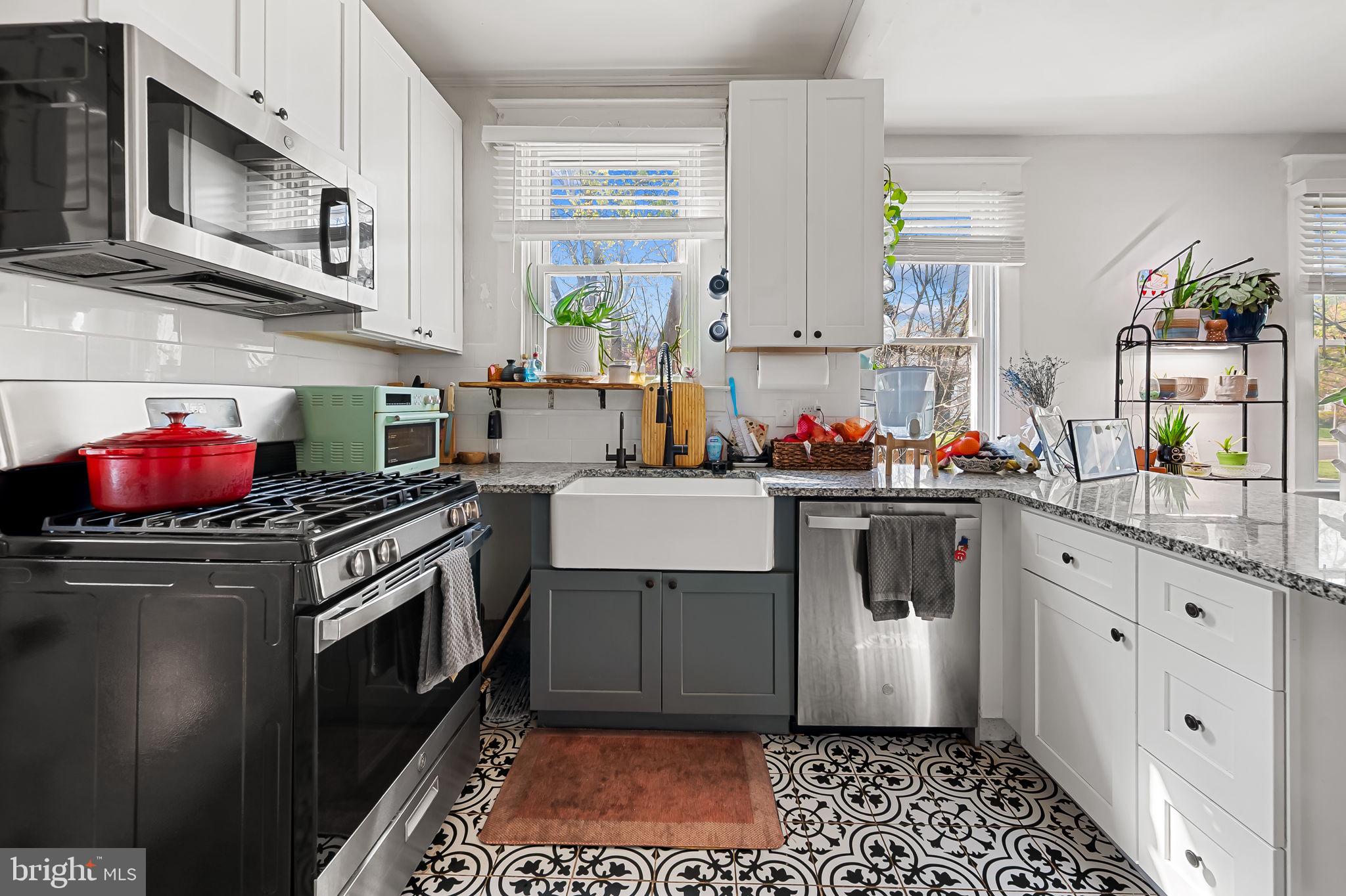 LAKE EVESHAM - Residential Lease