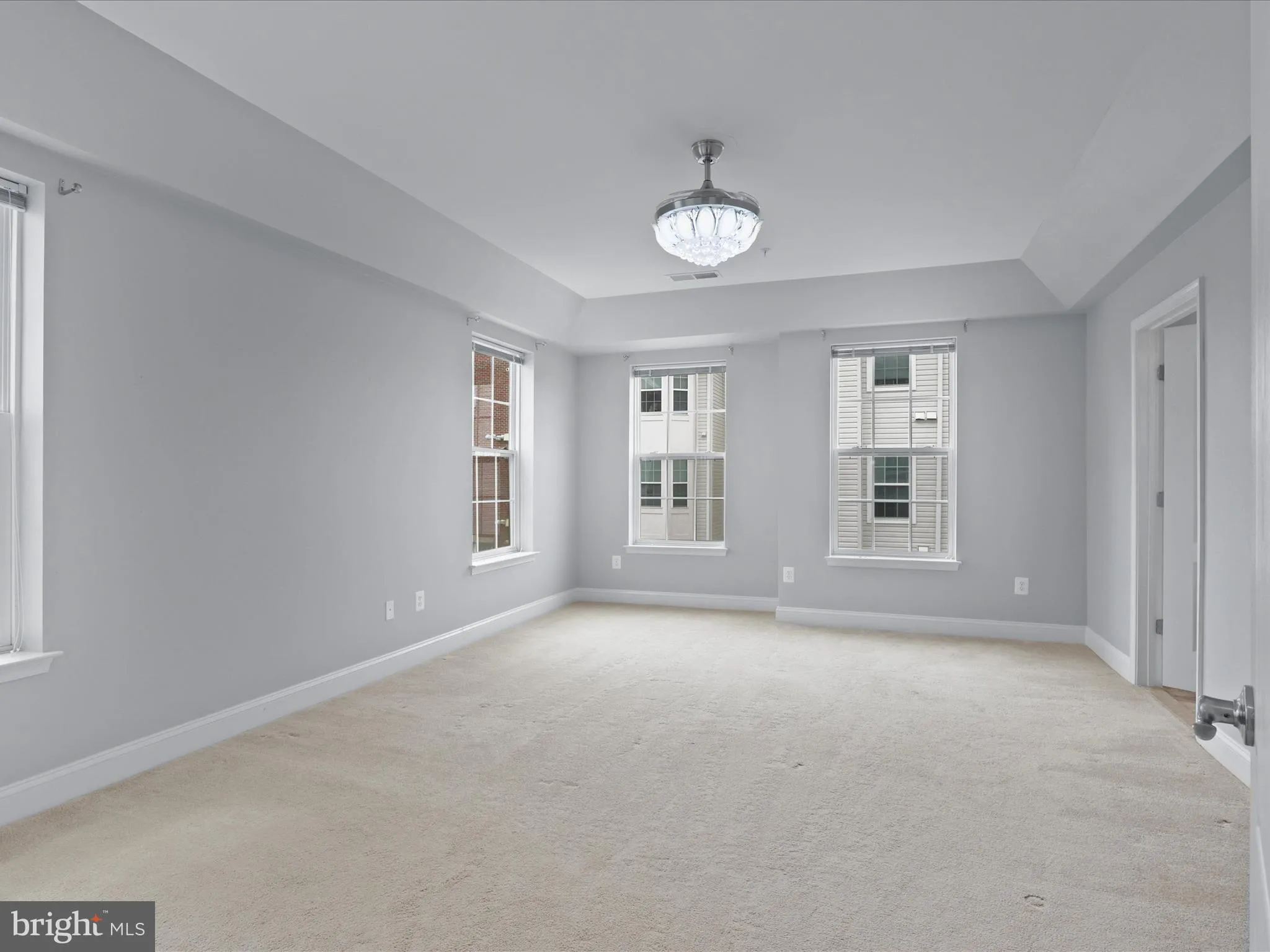 Manassas, Virginia 20110, United States, 3 Bedrooms Bedrooms, ,2 BathroomsBathrooms,Residential,Pending,213854