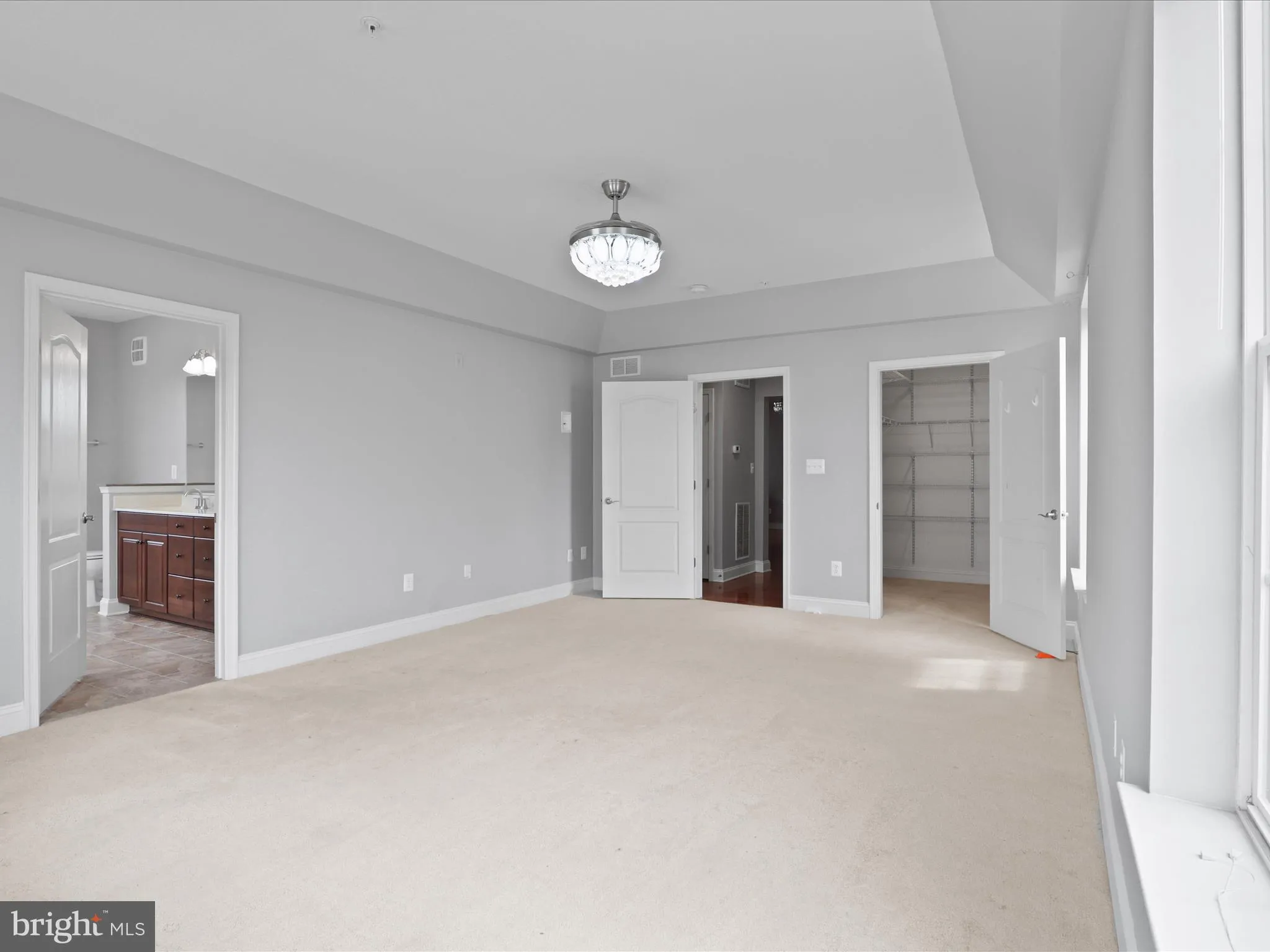 Manassas, Virginia 20110, United States, 3 Bedrooms Bedrooms, ,2 BathroomsBathrooms,Residential,Pending,213854