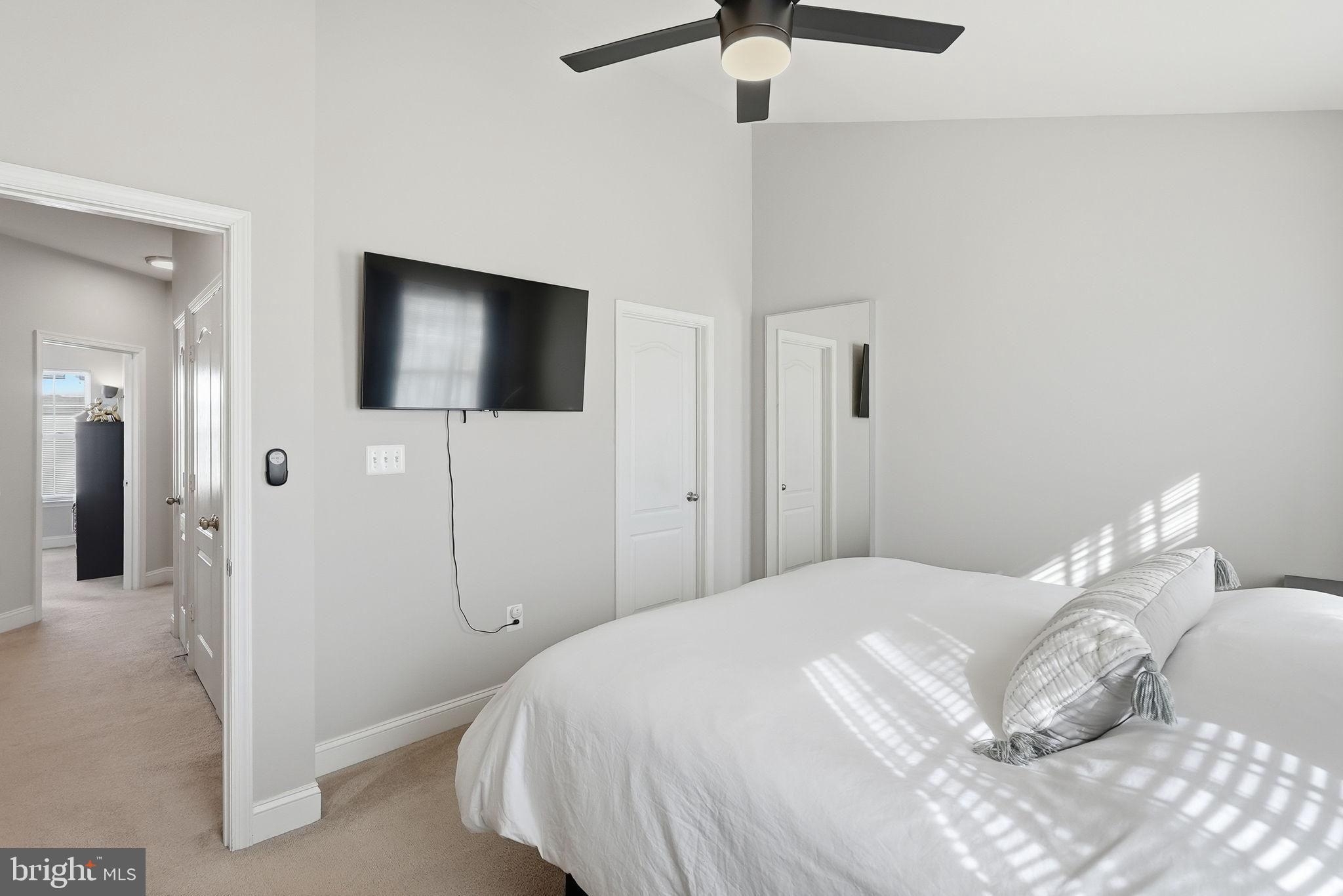 TRIANGLE HIGHLANDS CONDO - Residential