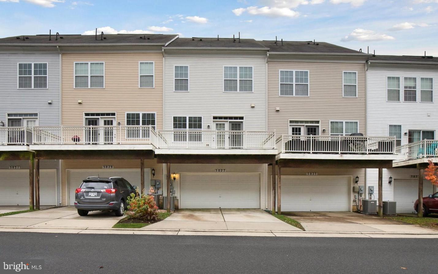 TRIANGLE HIGHLANDS CONDO - Residential