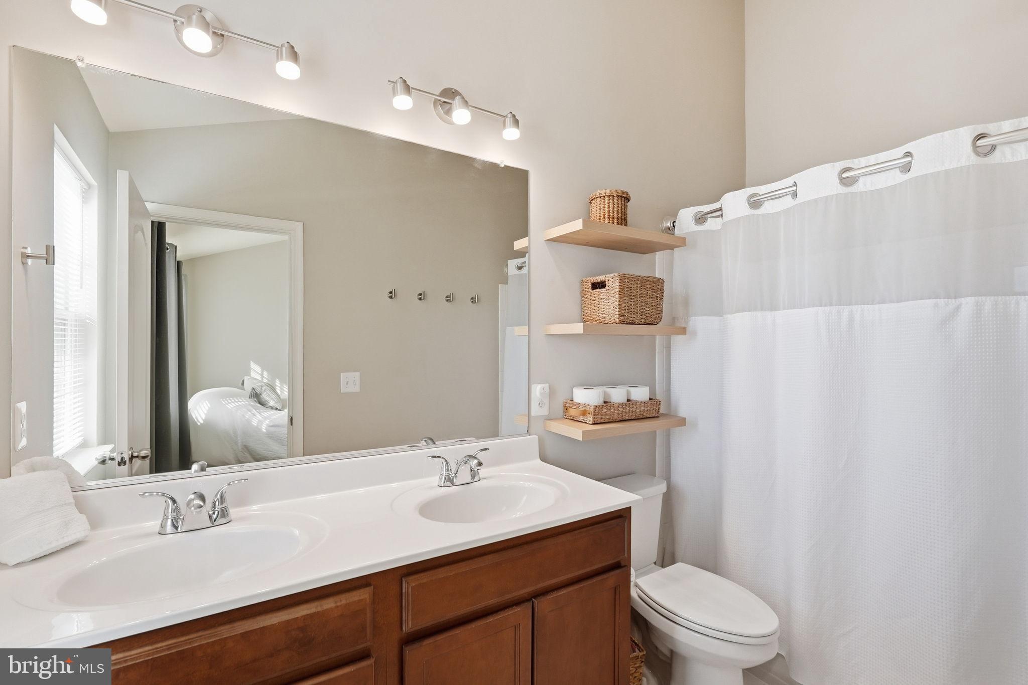 TRIANGLE HIGHLANDS CONDO - Residential