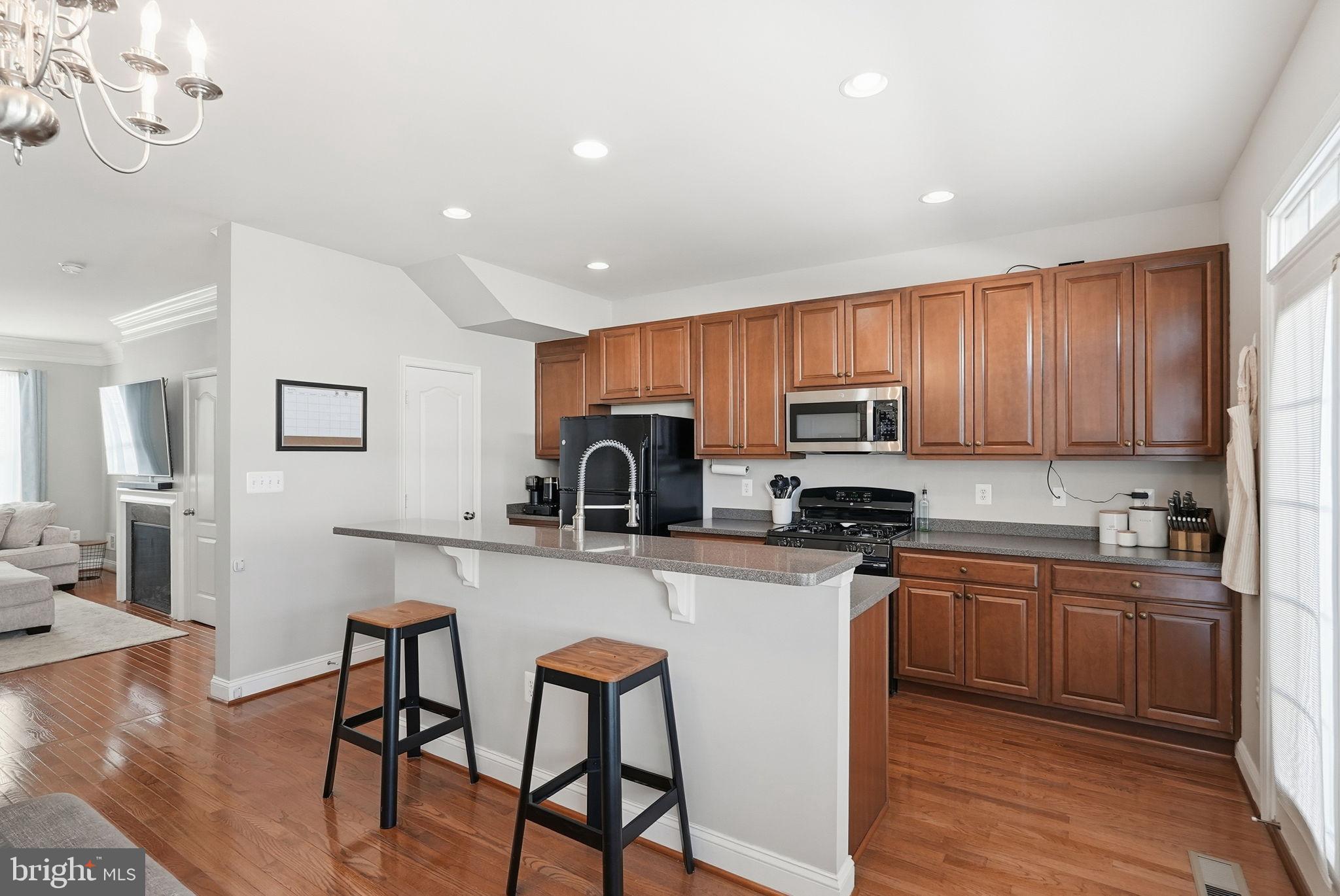 TRIANGLE HIGHLANDS CONDO - Residential