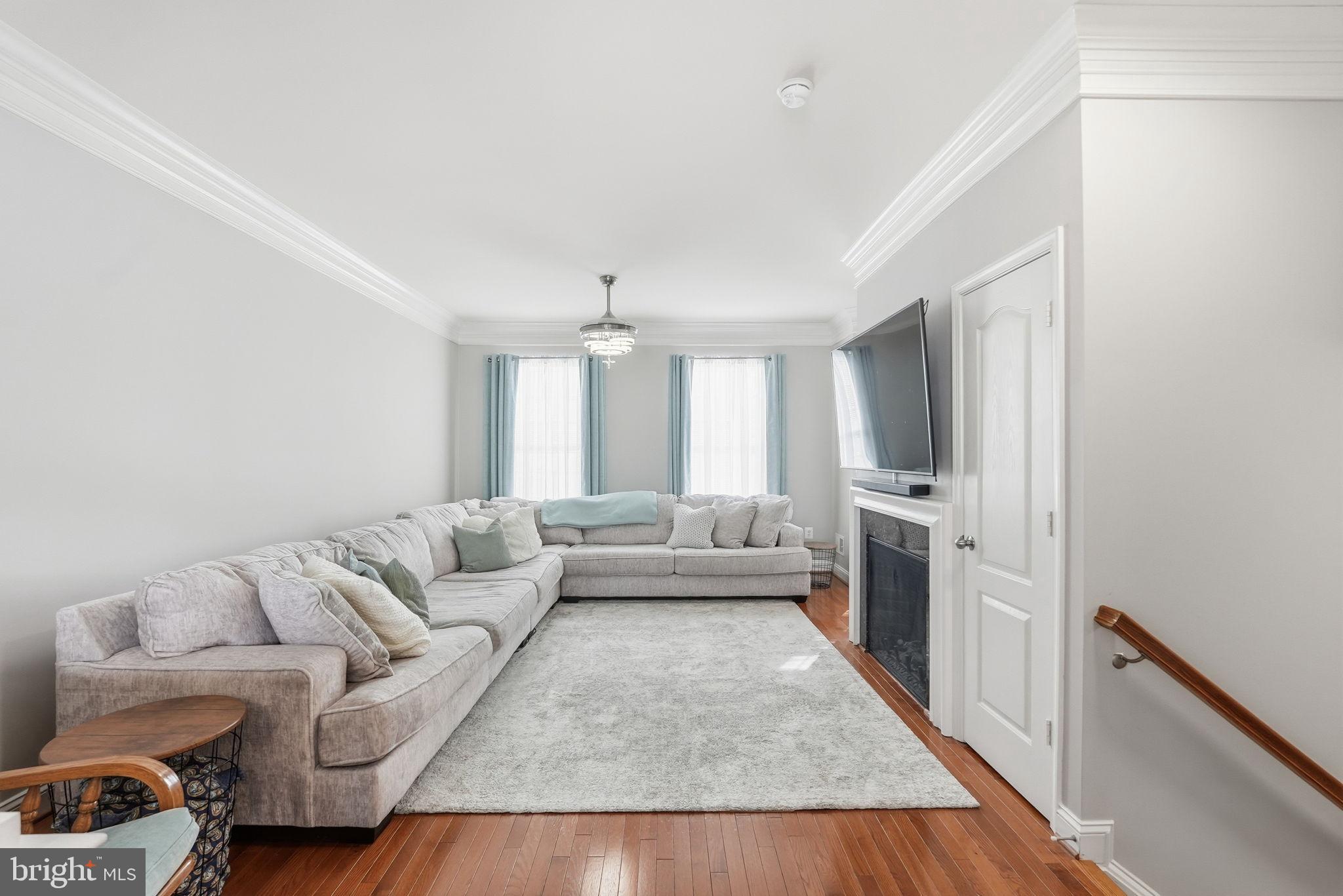 TRIANGLE HIGHLANDS CONDO - Residential