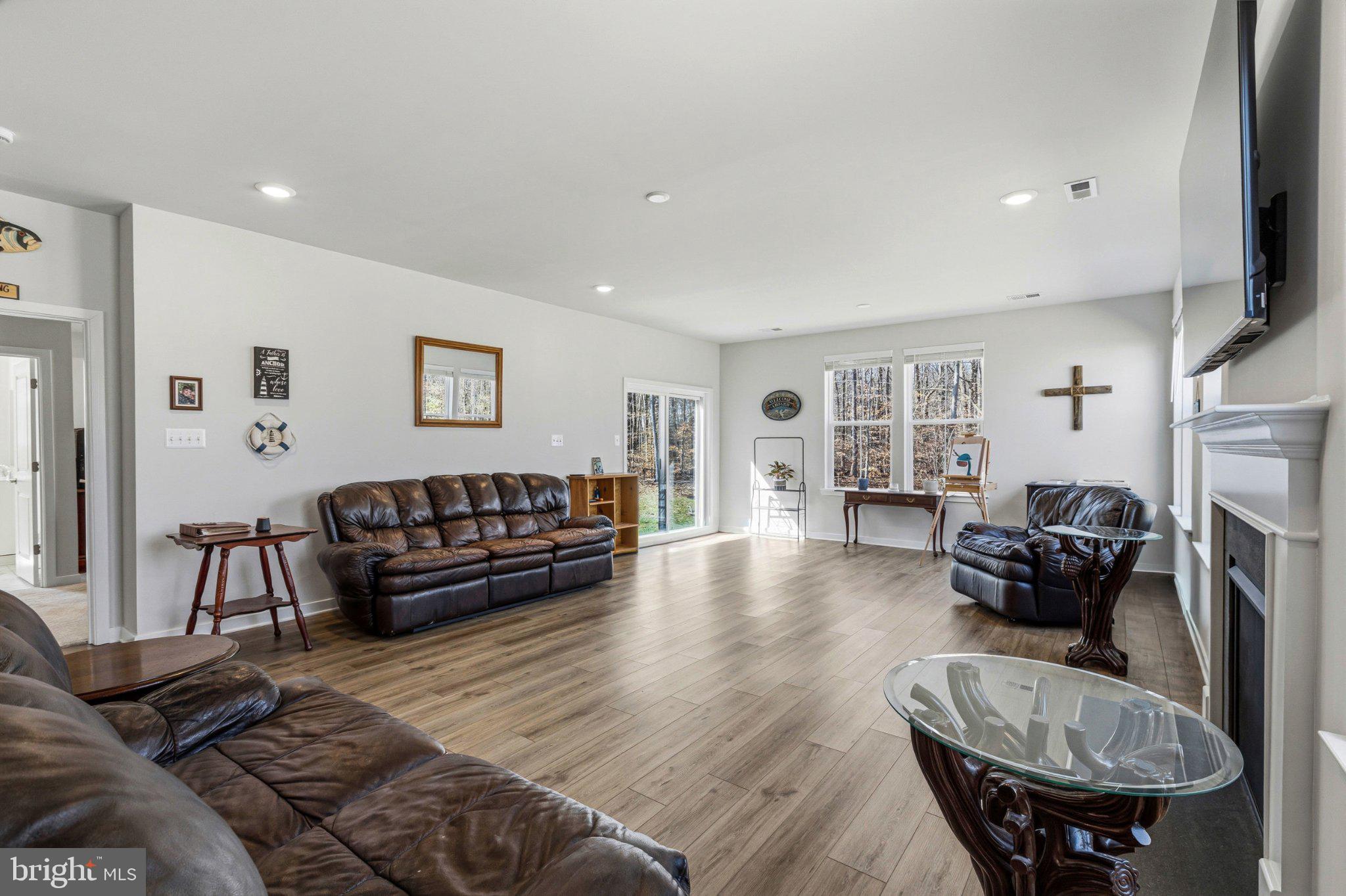 THE CASCADES - Residential