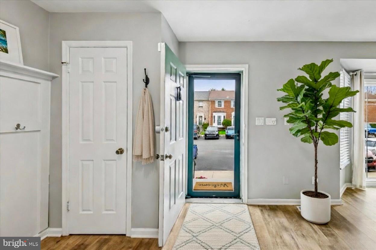 CHARING CROSS - Residential