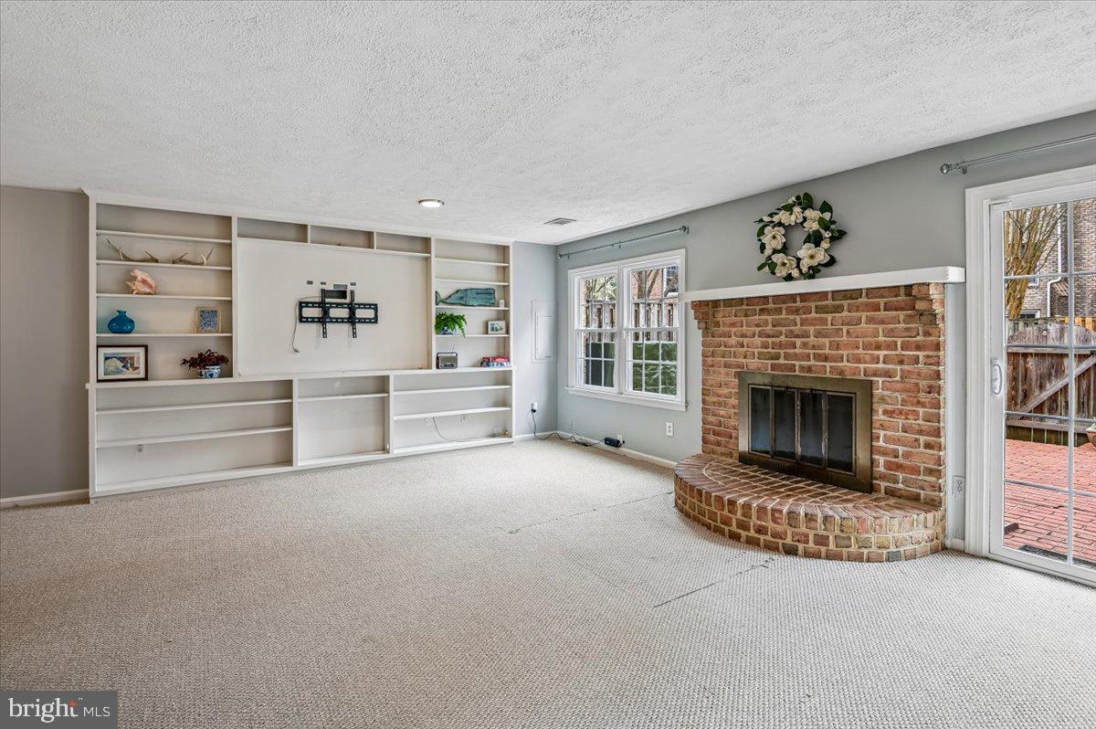 CHARING CROSS - Residential