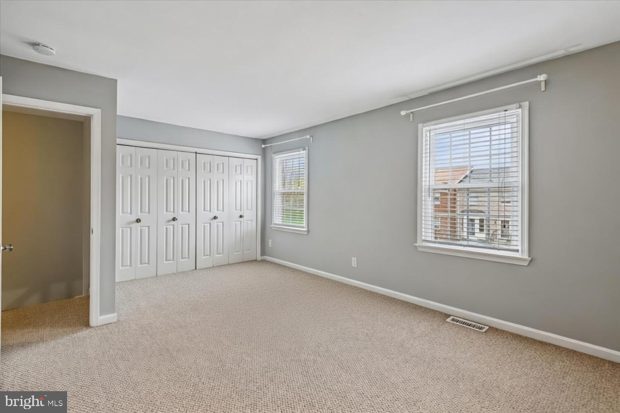 CHARING CROSS - Residential