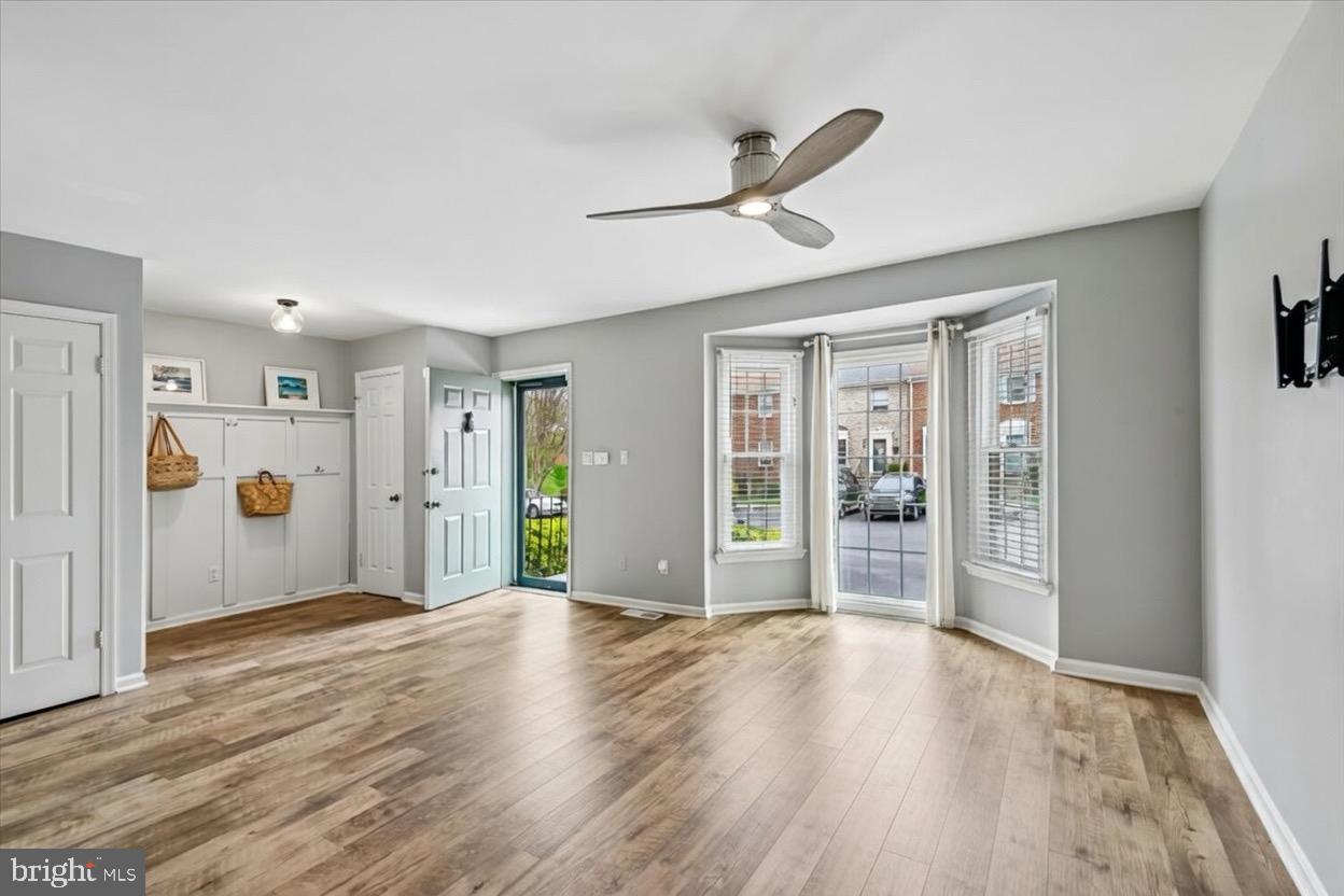 CHARING CROSS - Residential