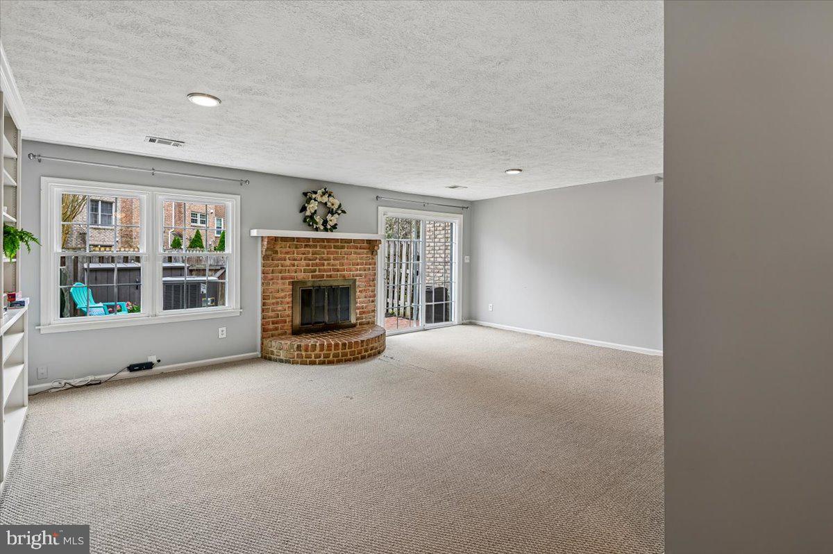 CHARING CROSS - Residential