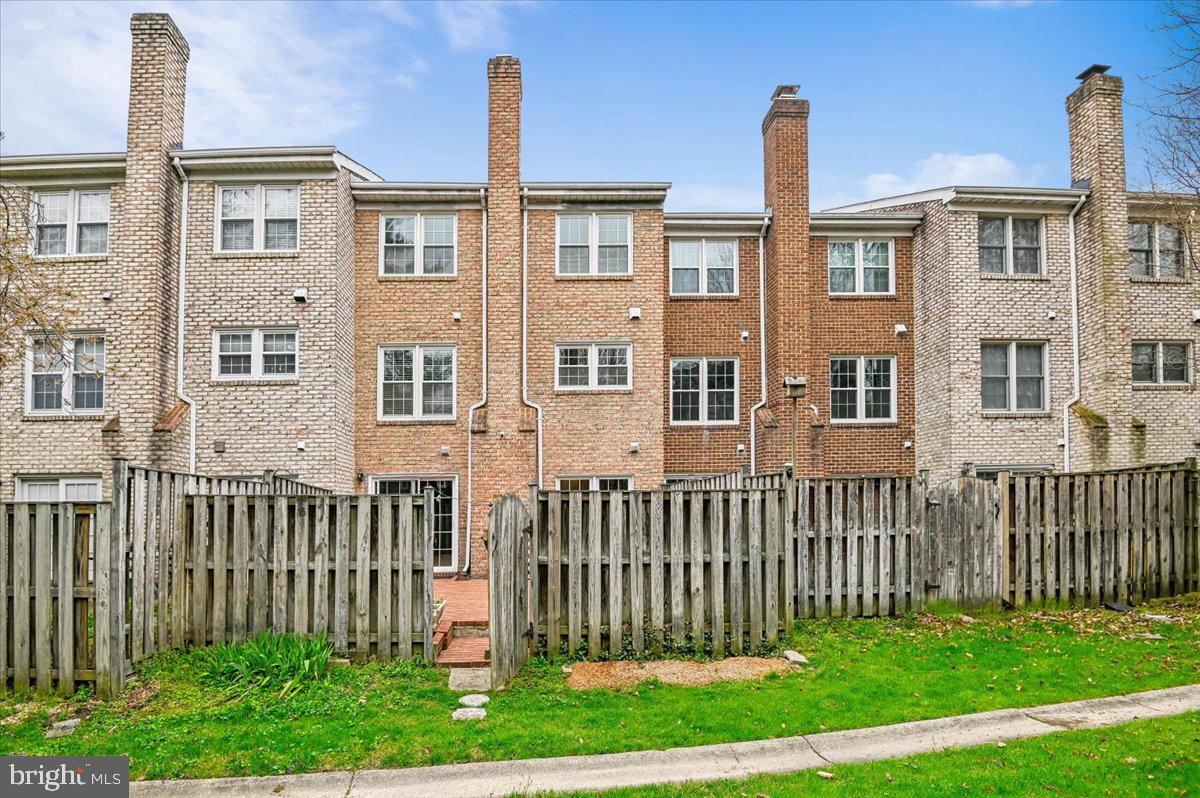 CHARING CROSS - Residential