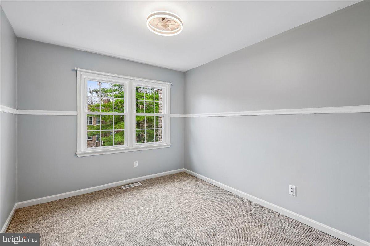 CHARING CROSS - Residential