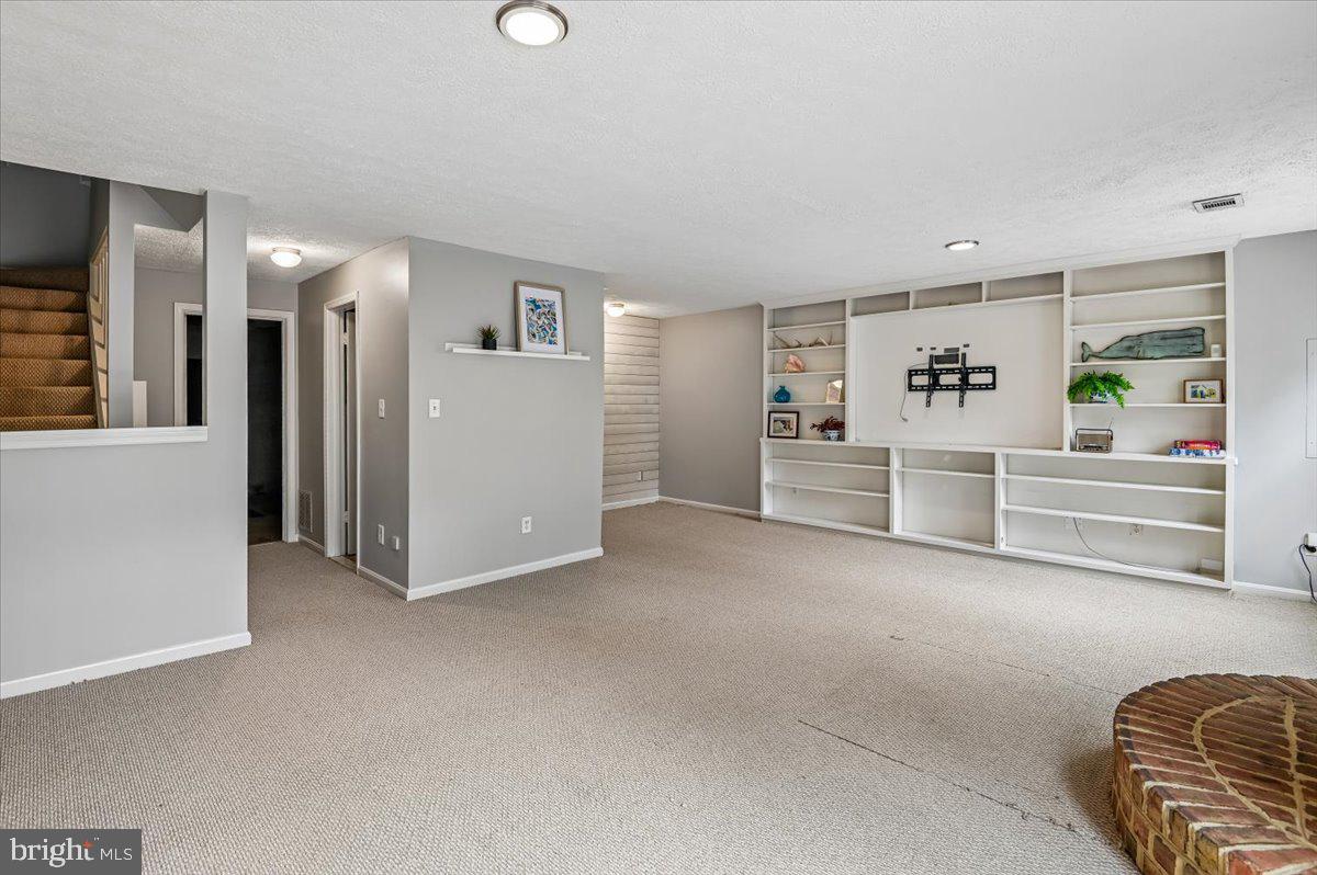 CHARING CROSS - Residential