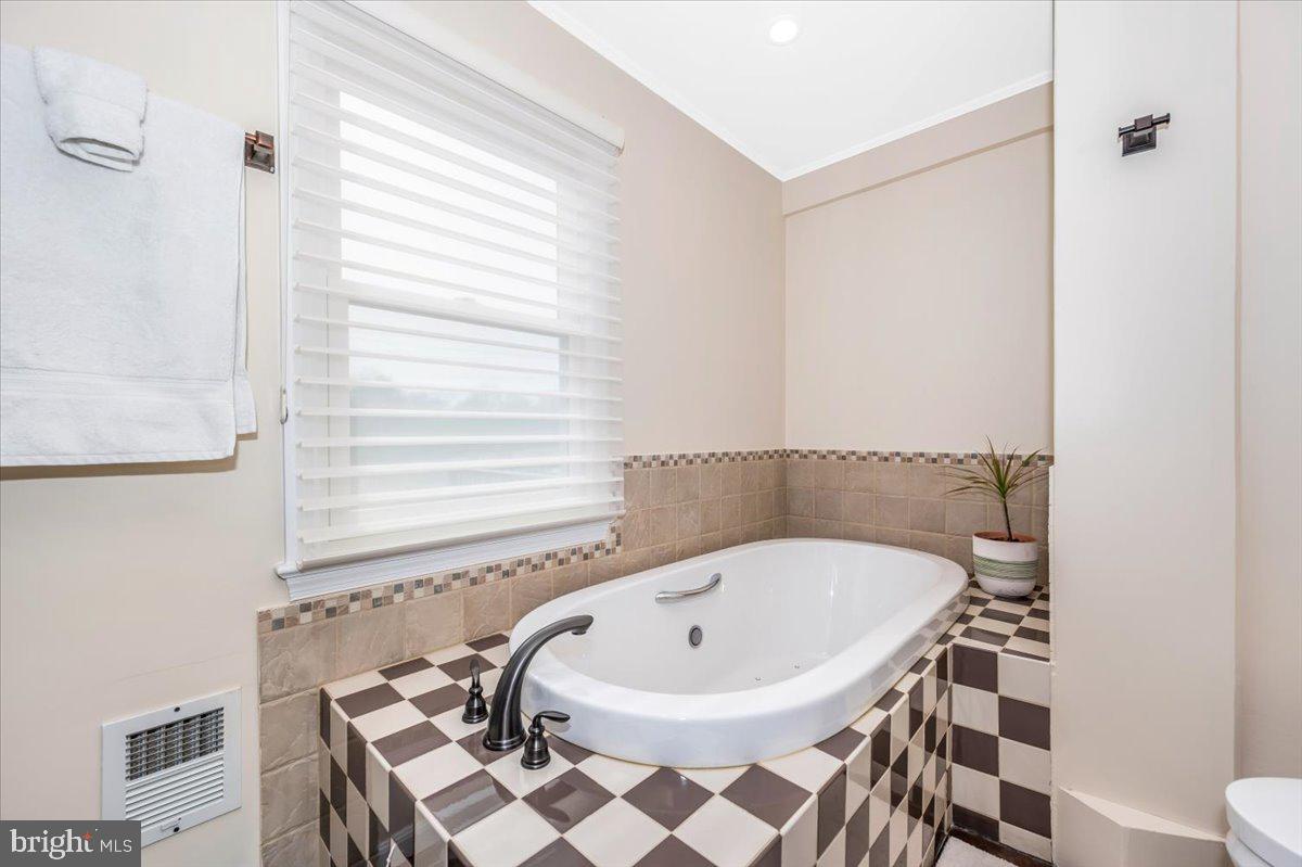 ANCIENT OAK - Residential