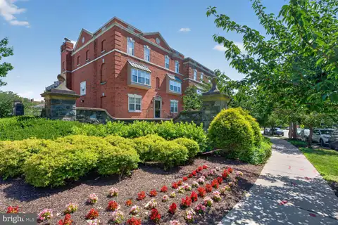 3800 Porter Street NW Unit 302, Washington, DC 20016 - #: DCDC2266170