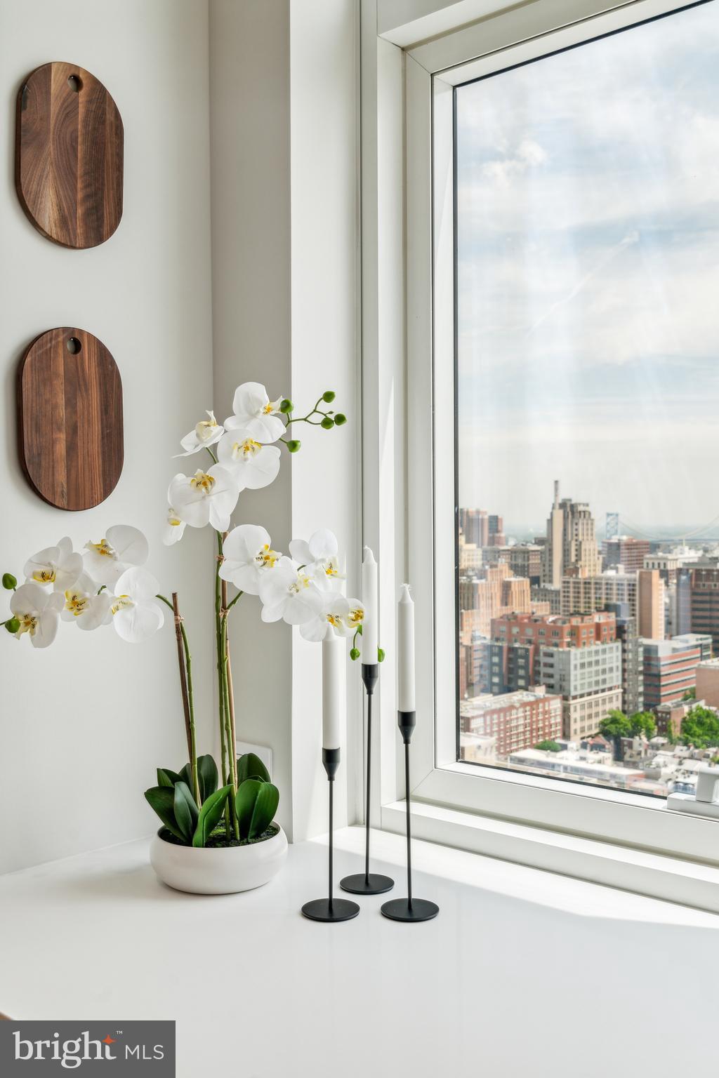 AVENUE OF THE ARTS - Residential