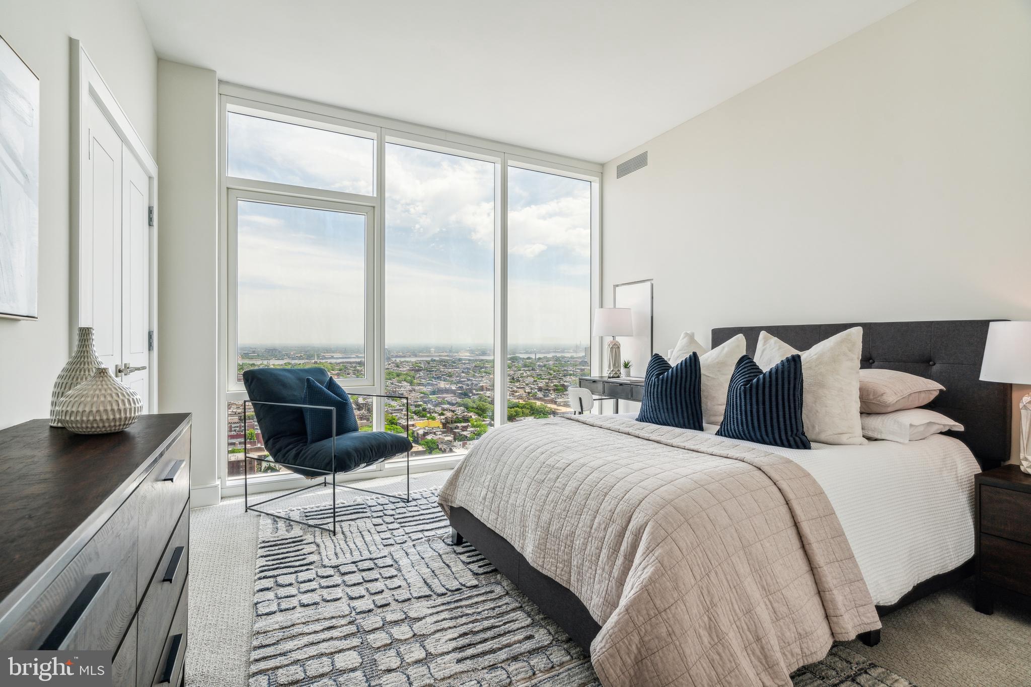 AVENUE OF THE ARTS - Residential