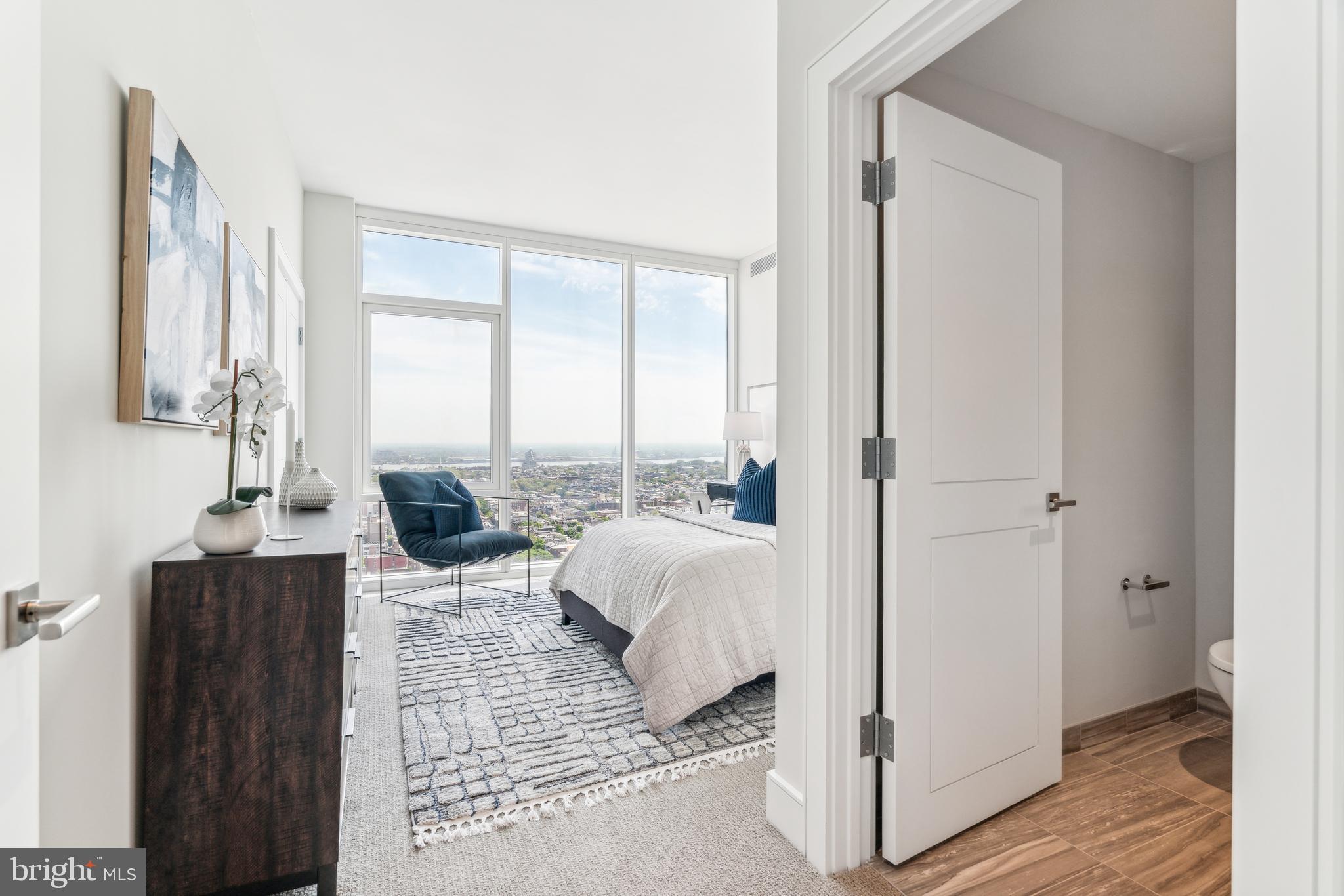 AVENUE OF THE ARTS - Residential