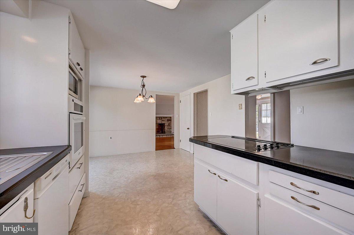 WILLOWBROOK - Residential