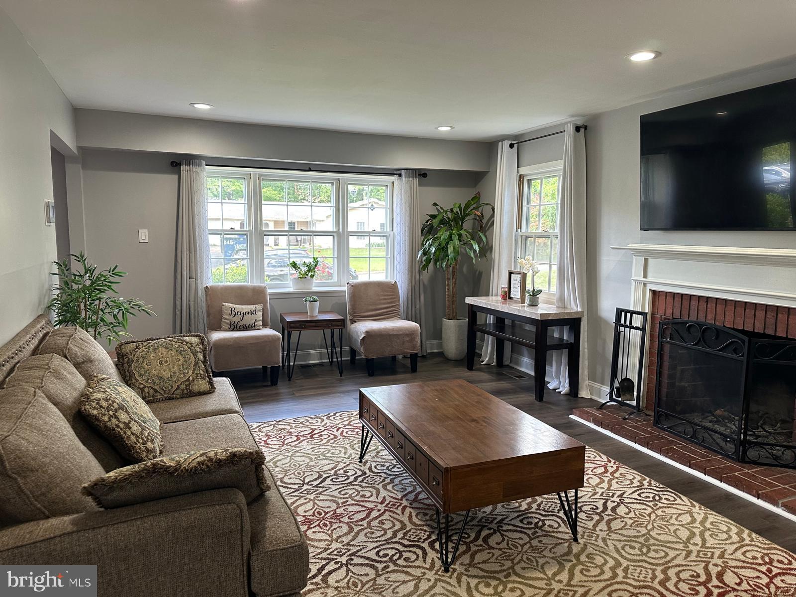 POINTER RIDGE - Residential