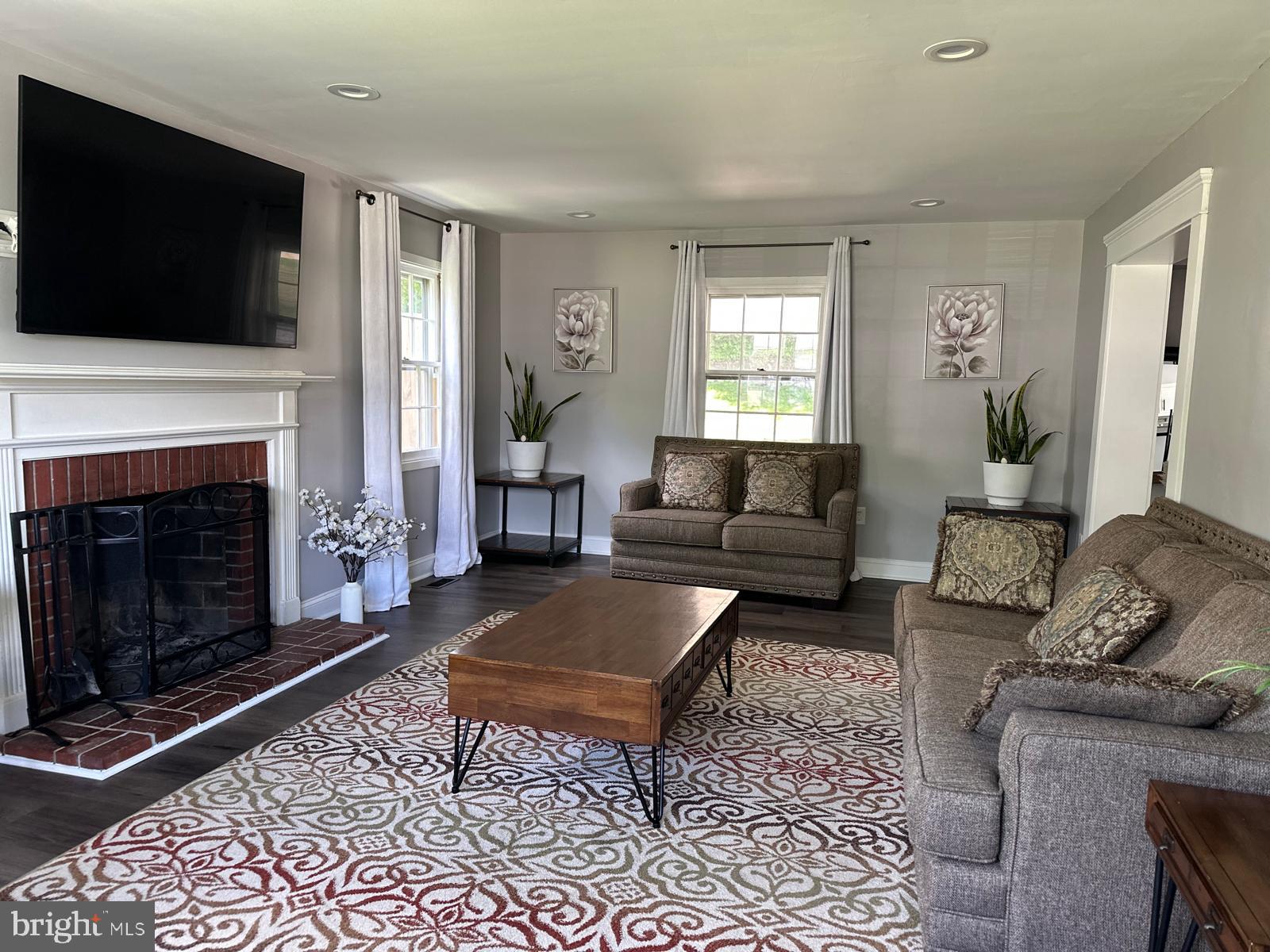 POINTER RIDGE - Residential