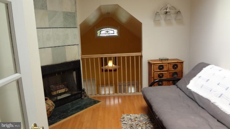 WASHINGTON VILLAGE - Residential