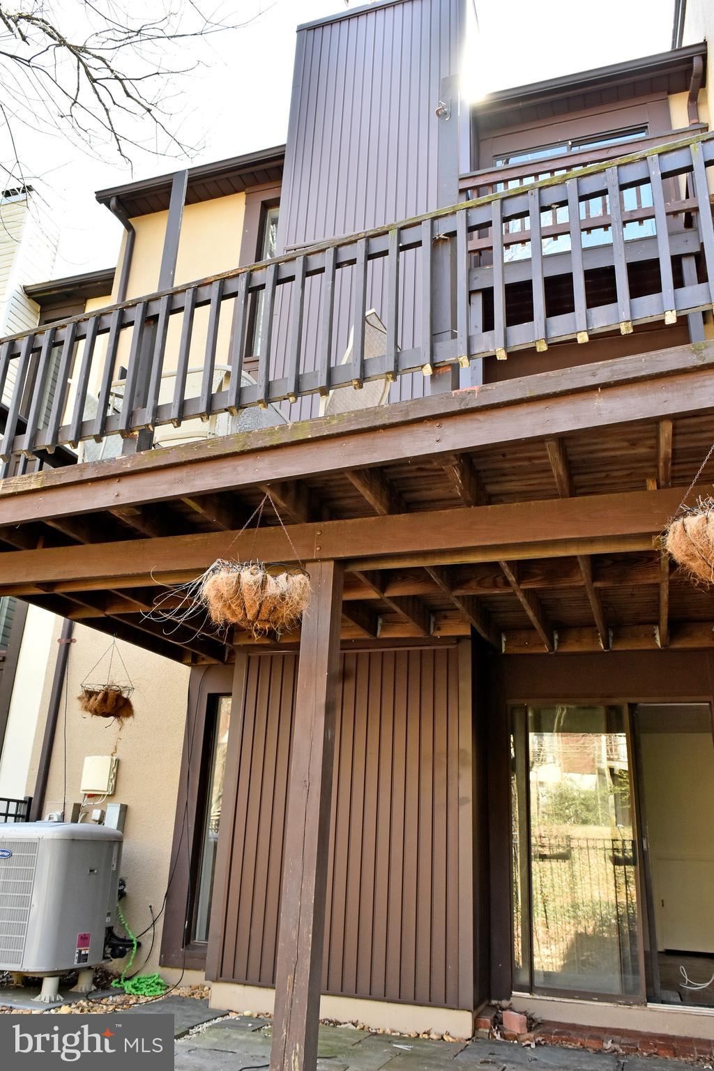 WILDE LAKE - Residential Lease