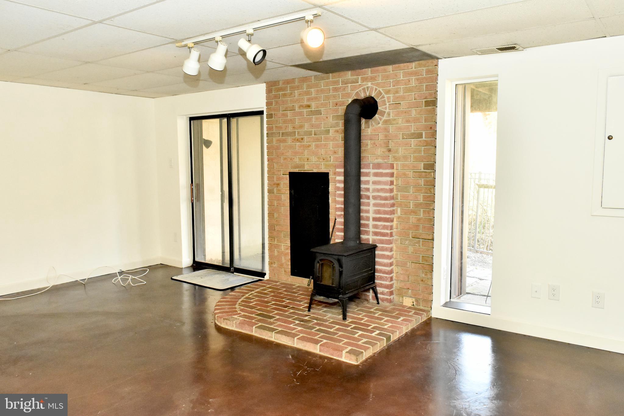 WILDE LAKE - Residential Lease