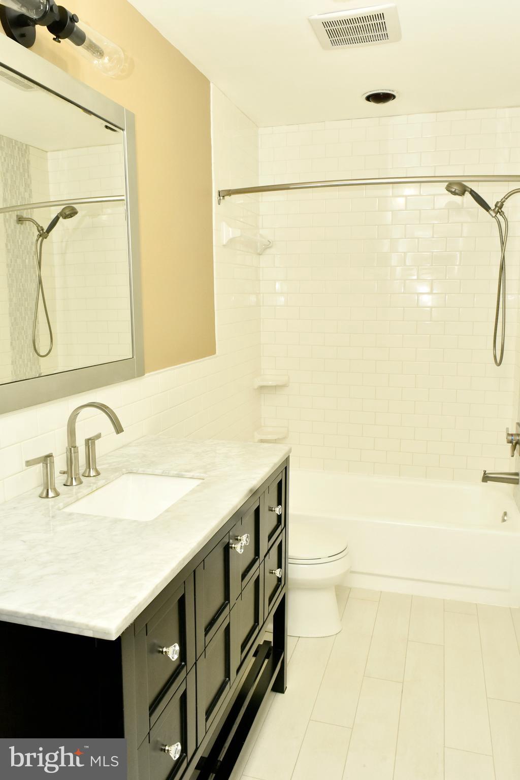 WILDE LAKE - Residential Lease