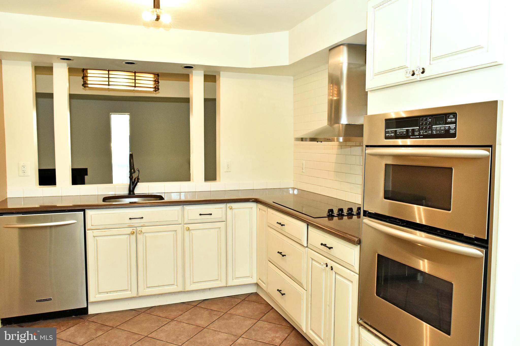 WILDE LAKE - Residential Lease