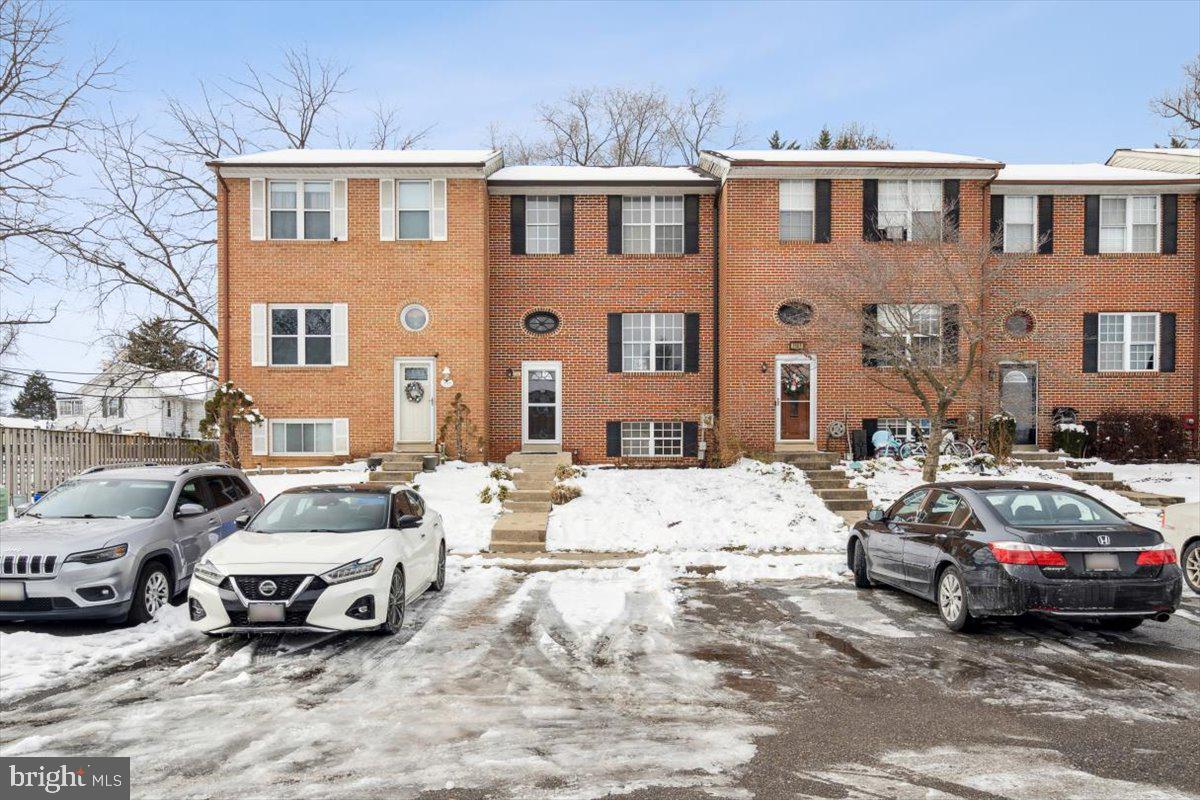 PLAYERS VILLAGE - Residential