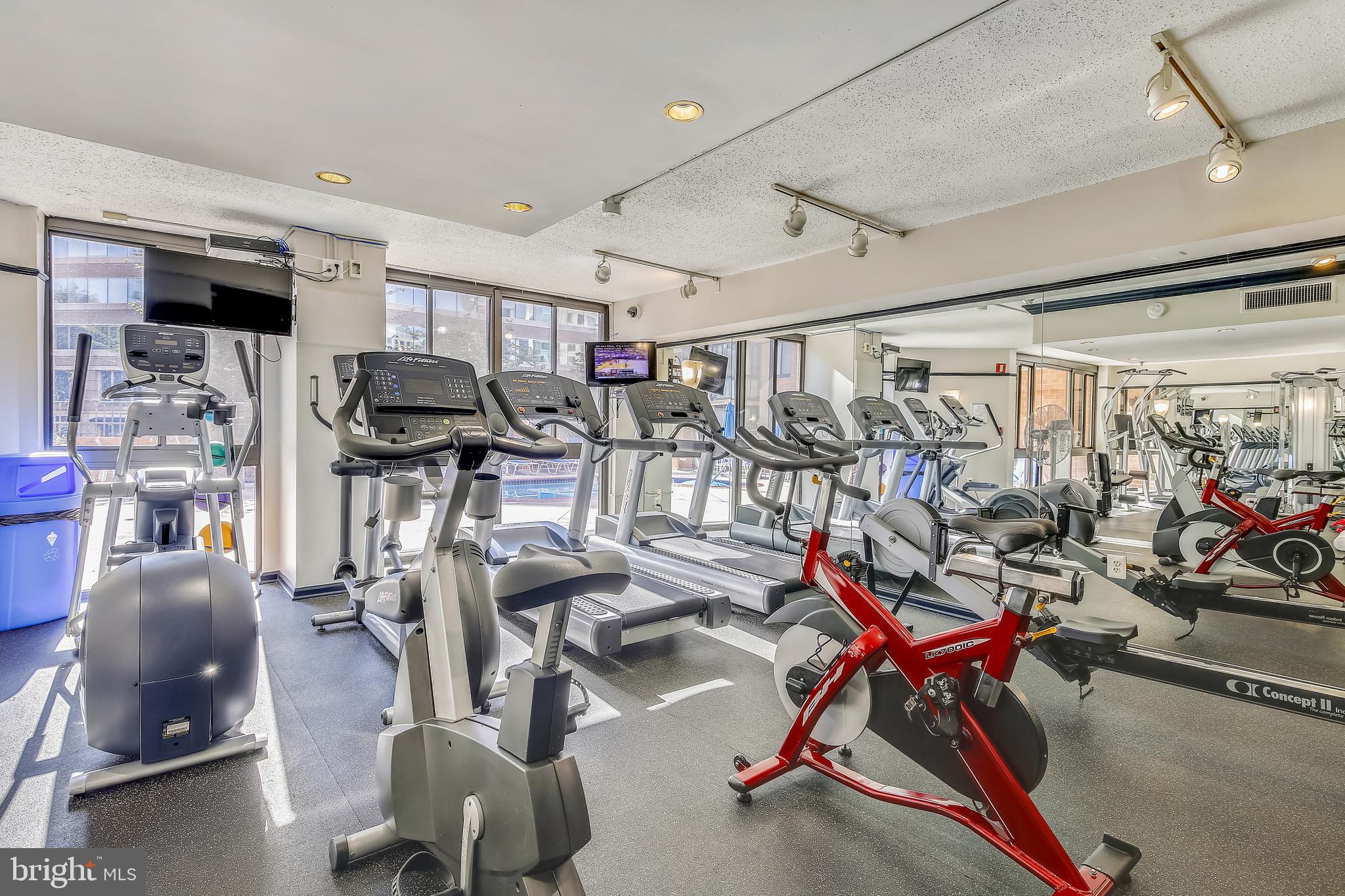 EASTVIEW AT BALLSTON METRO - Residential