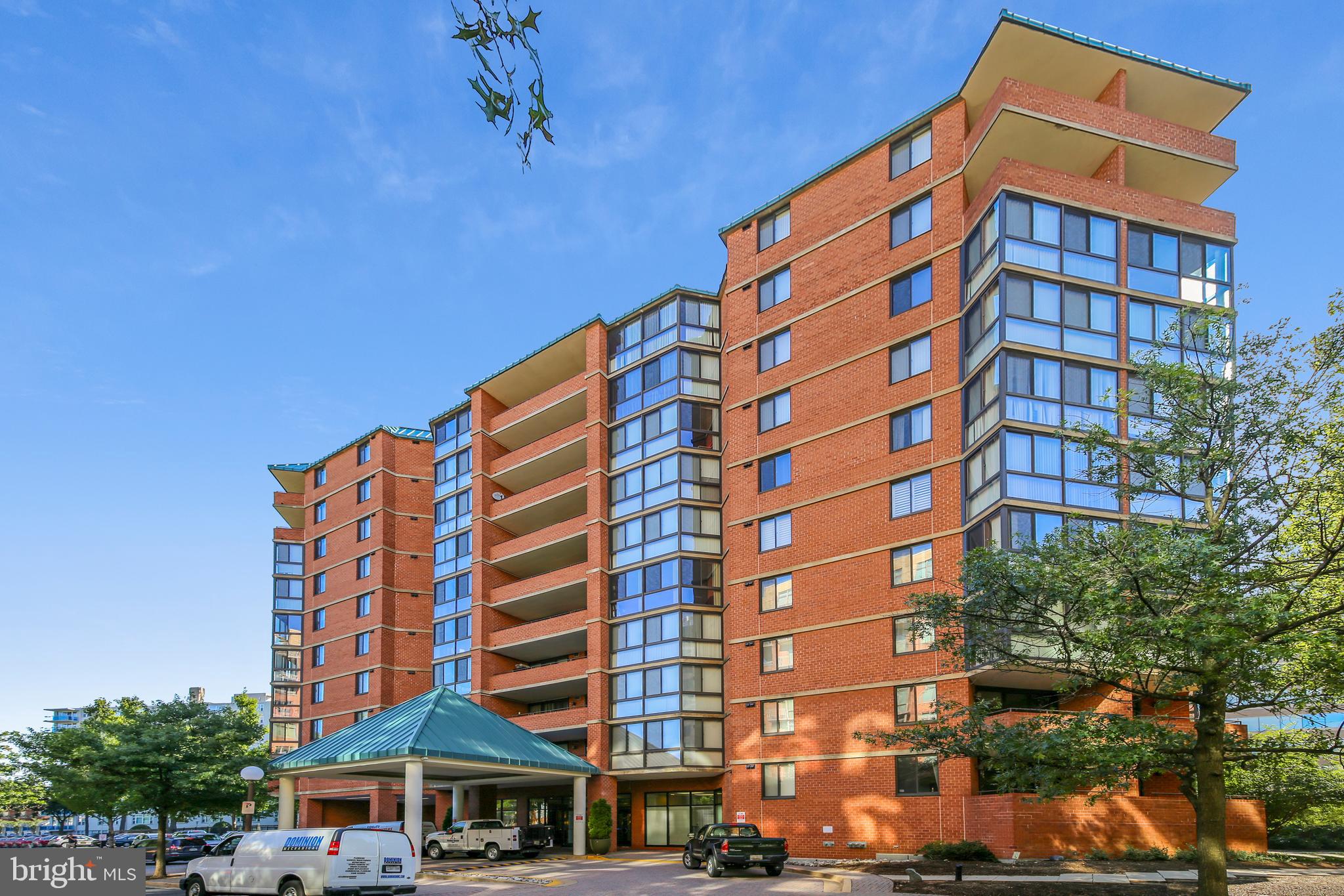EASTVIEW AT BALLSTON METRO - Residential