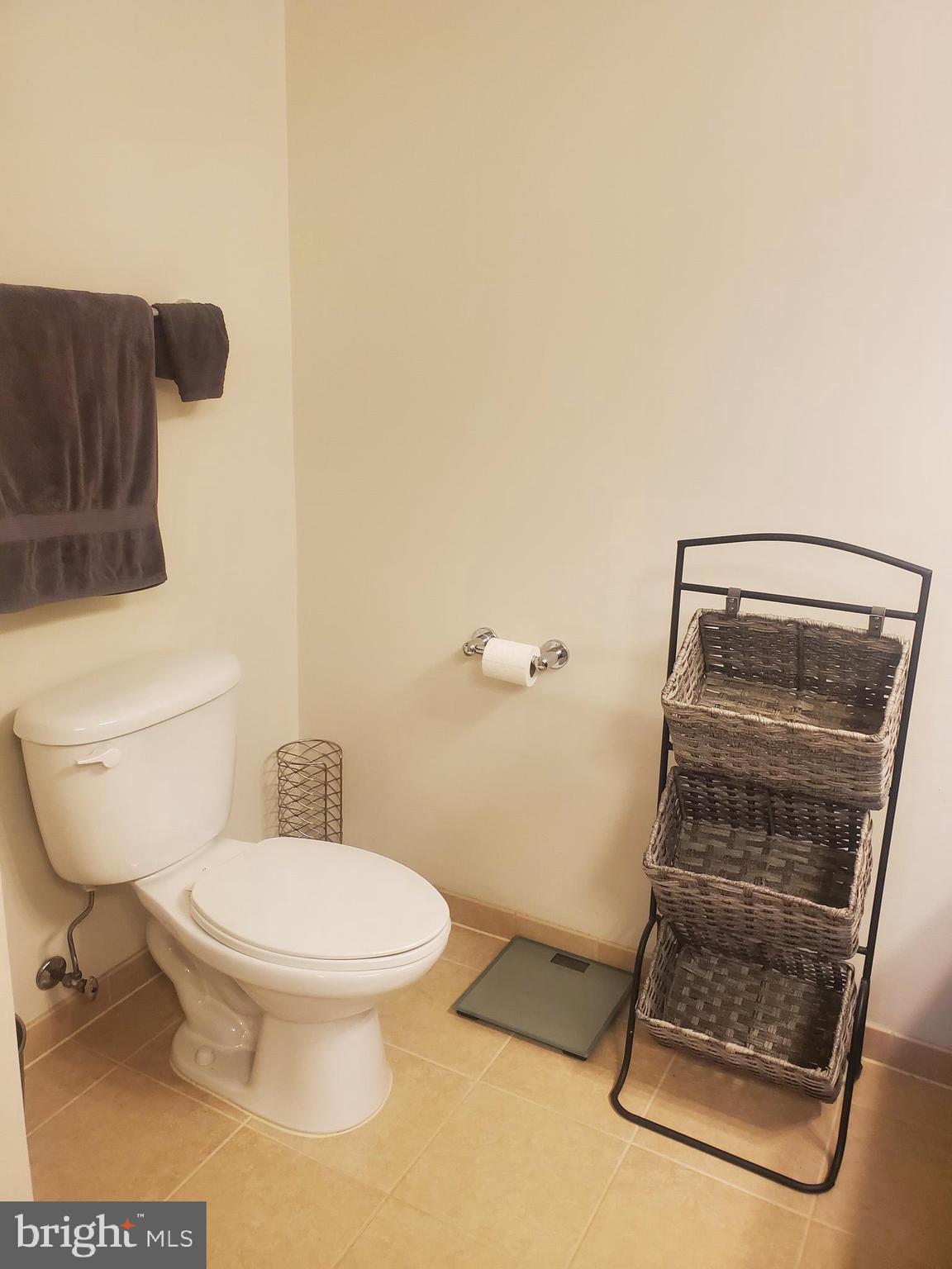 ONE NATIONAL HARBOR CONDOMINIUM - Residential Lease