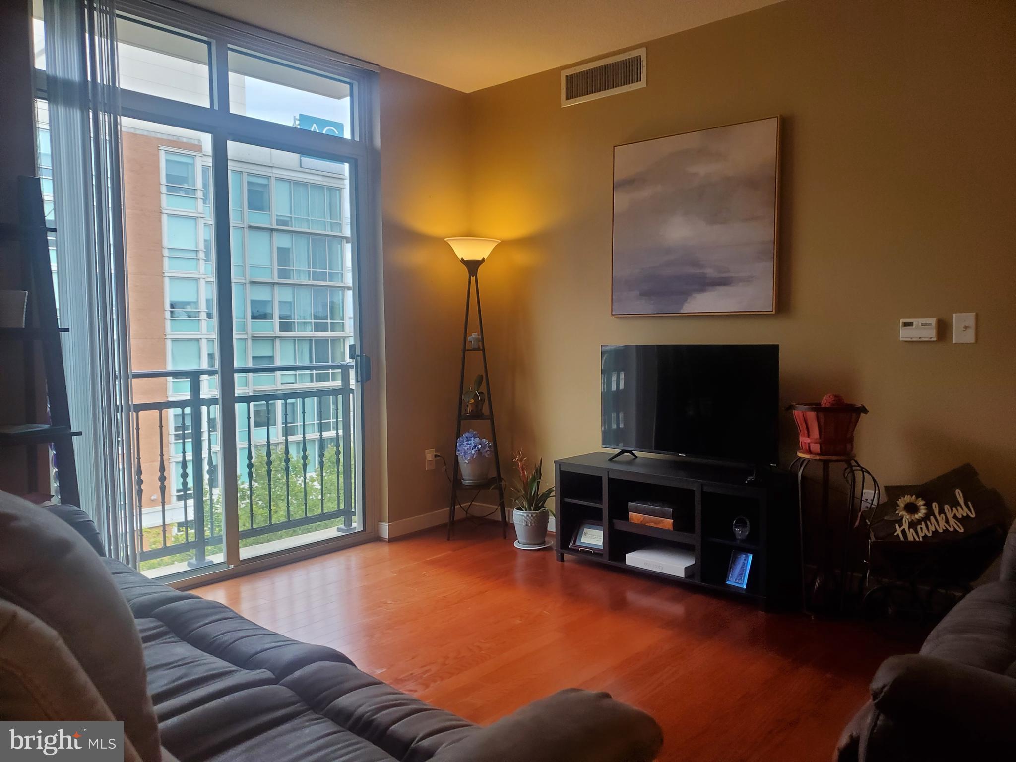 ONE NATIONAL HARBOR CONDOMINIUM - Residential Lease