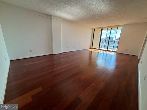 Condo For Rent - 1101 S Arlington Ridge Road #1009<br/> Arlington County, ARLINGTON, VA 22202