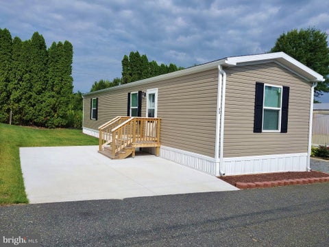 Mobile Home For Sale - 11 Woodland Lane<br/> Berks County, MERTZTOWN, PA 19539