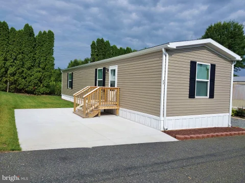 MLS: PABK2075950
