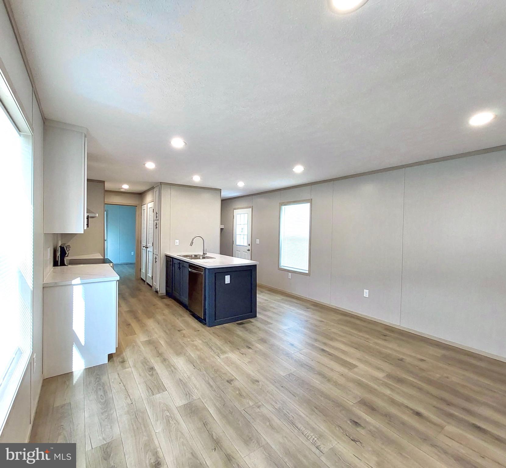 11 WOODLAND LANE