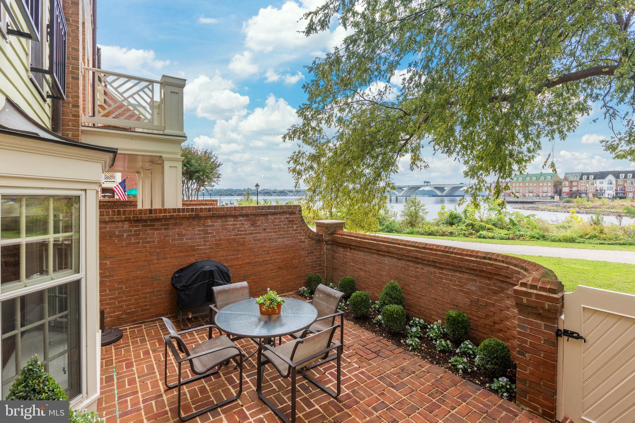 HARBORSIDE - Residential