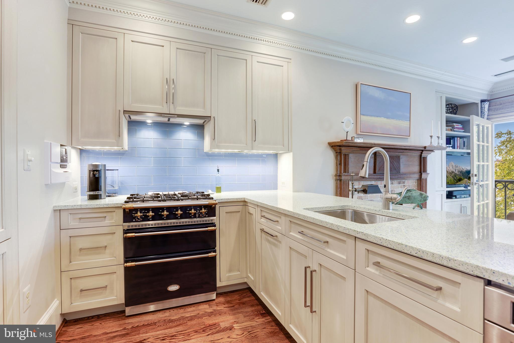 HARBORSIDE - Residential