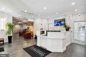 2101 CHESTNUT STREET 811