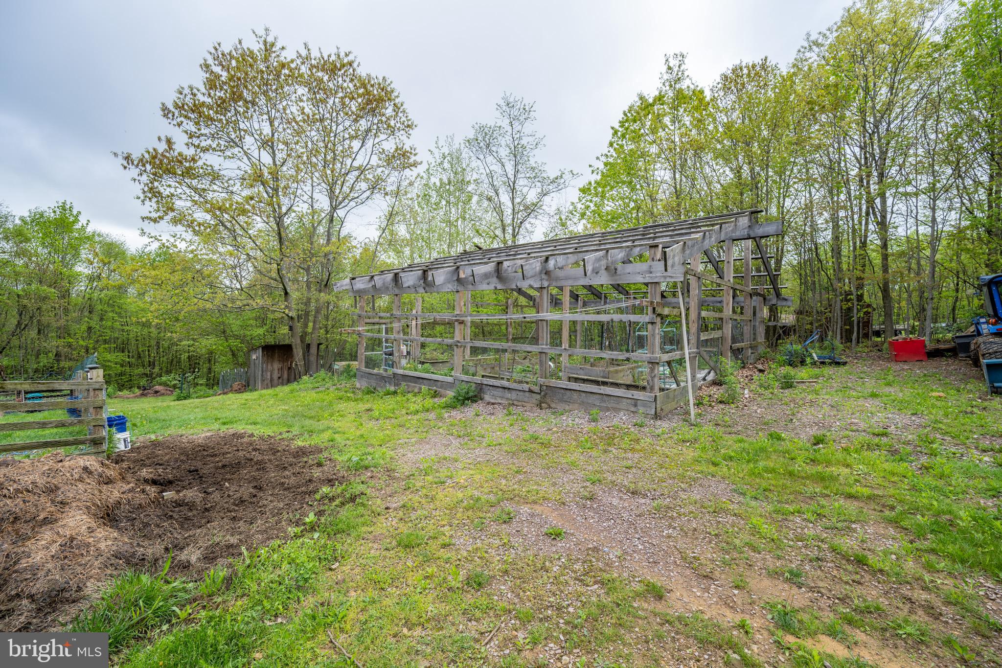 THE HIGHLANDS - Residential