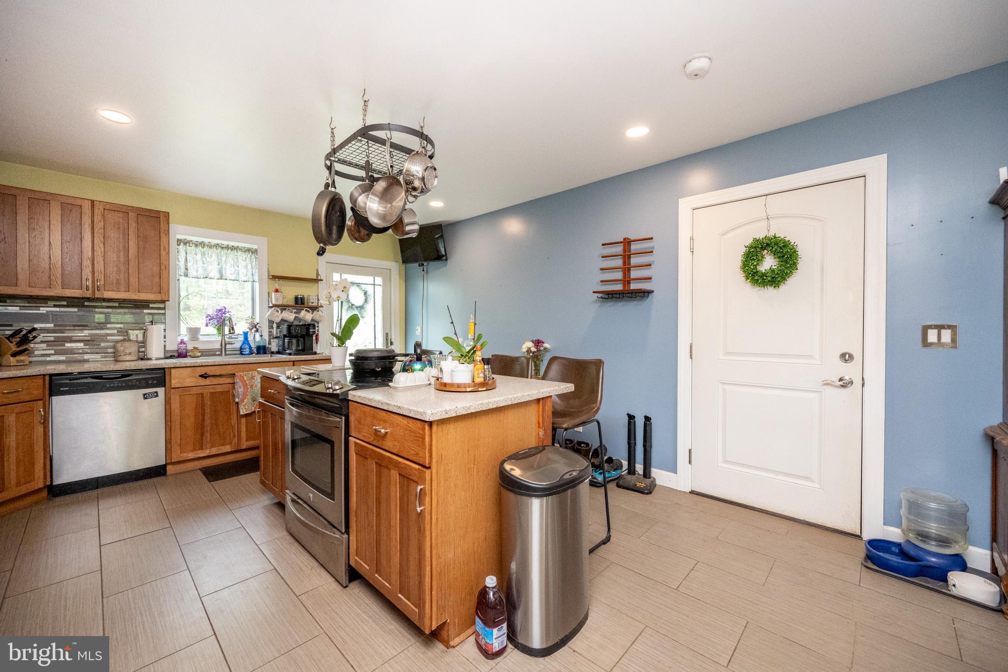 THE HIGHLANDS - Residential