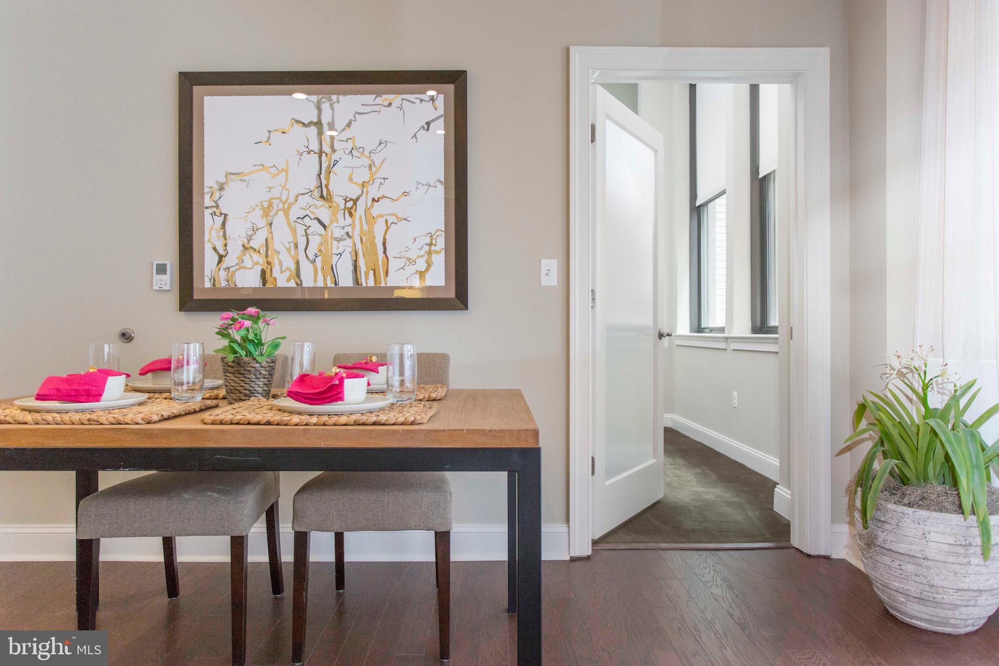 DOWNTOWN - Residential Lease