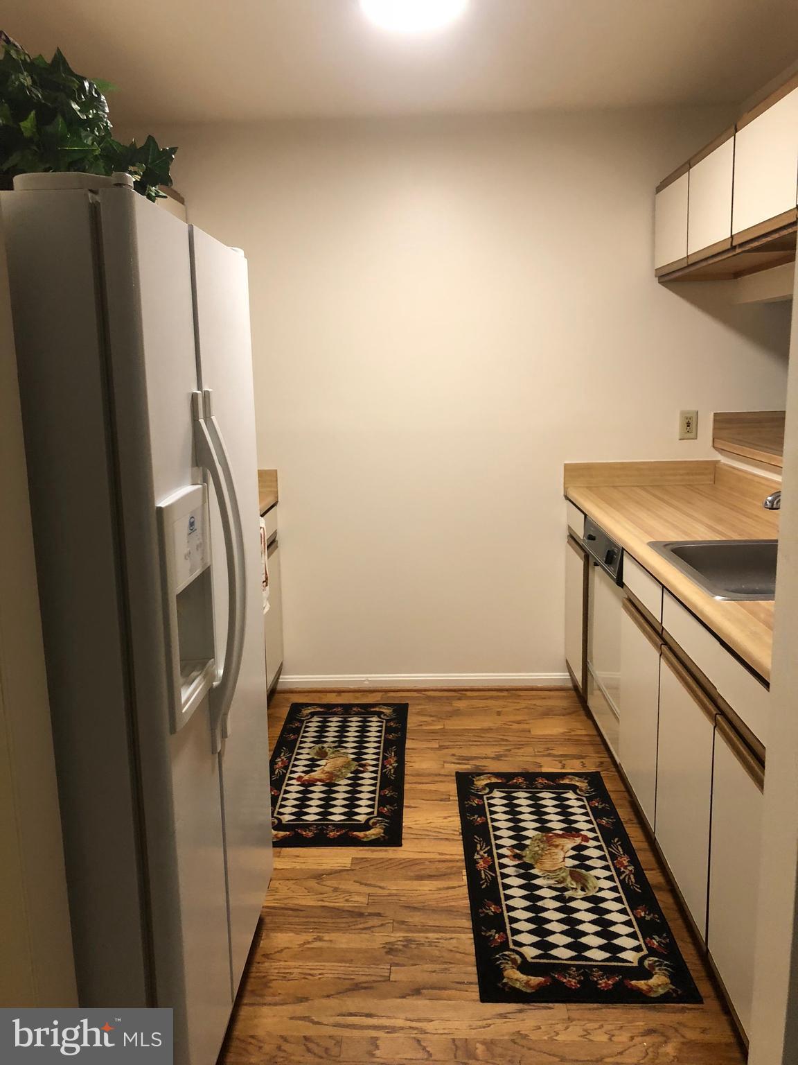 CROMWELL FOUNTAIN - Residential